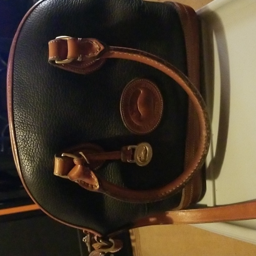 Dooney and Bourke CROSSBODY purse. Leather